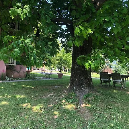 Apartament Roncavezzai *