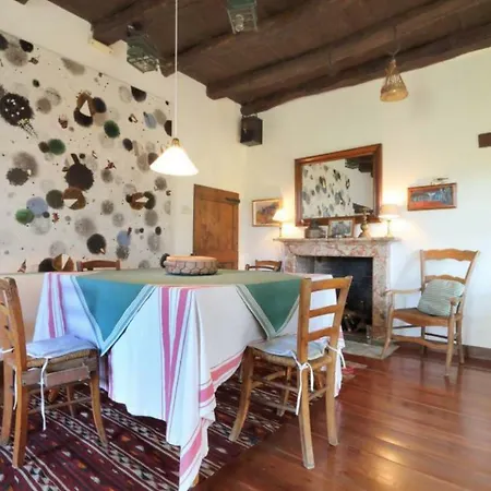 Roncavezzai Apartament *
